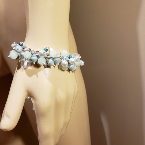 Blue beaded handmade charm bracelet - Picture 2 of 4